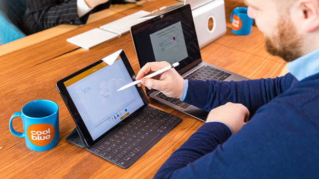 iPad with Smart Keyboard and Apple Pencil