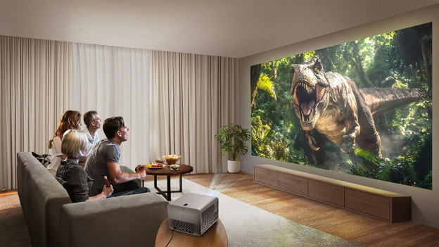 What are the differences between a Full HD and 4K projector?