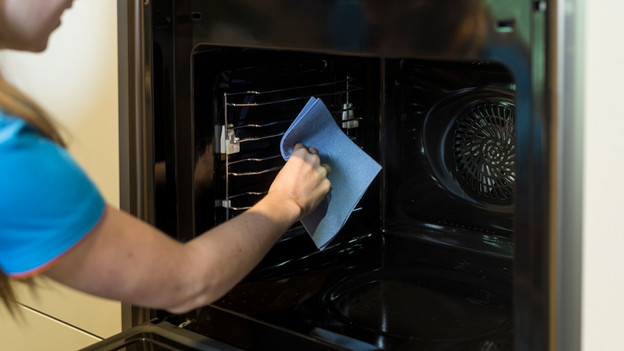 ETNA OM670Ti oven schoonmaken