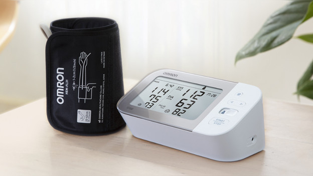 Omron X7 : 100 emplacements mémoire et détection AFib