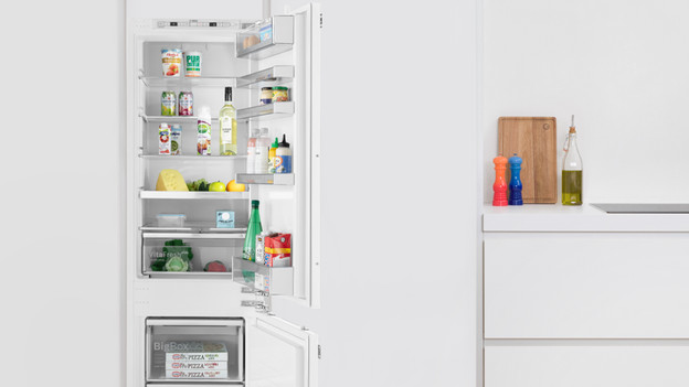 Bosch built-in fridge freezer combination