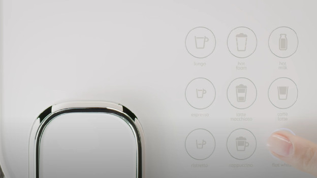 Appuyez sur le bouton pour préparer un flat white