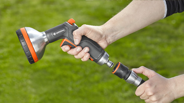 Connect GARDENA spray nozzle