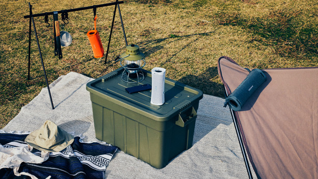 Sony ULT Field 1 en orange, vert et blanc