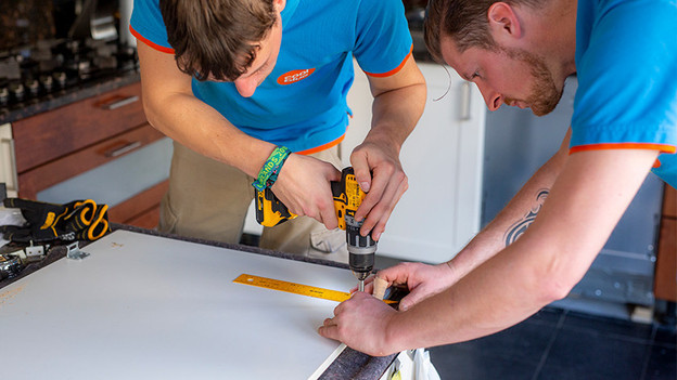 De vaatwasser zelf inbouwen