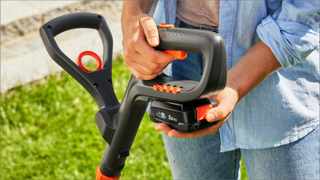 Connecter une batterie aux outils de jardinage