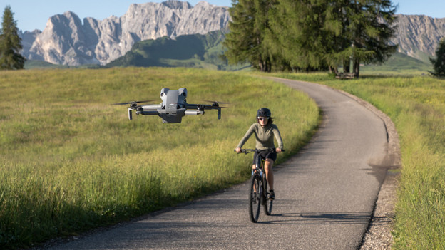 DJI Mini 5 Pro: ActiveTrack met Cycling mode