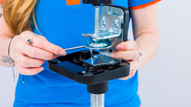 2. Attach the clamp attachment to the base.