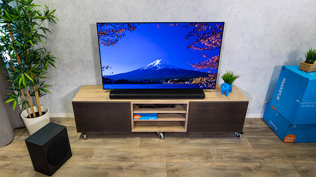 Soundbar including a subwoofer, Samsung HWQ70T