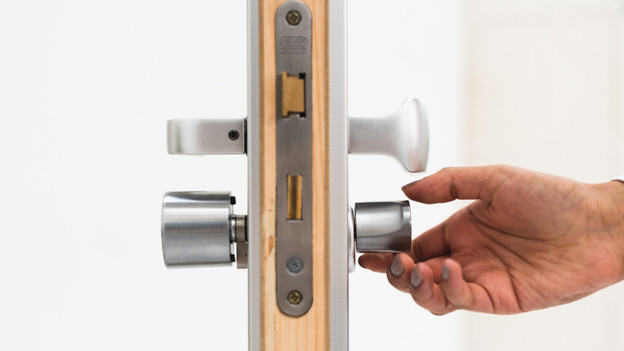 Type door lock replace