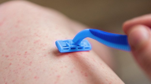 Razor blade: harmful to the skin