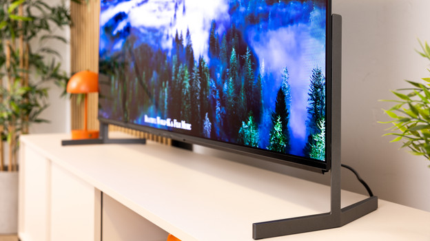 Slim design Sony BRAVIA 8 II