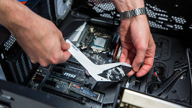 Huidige M.2 module verwijderen