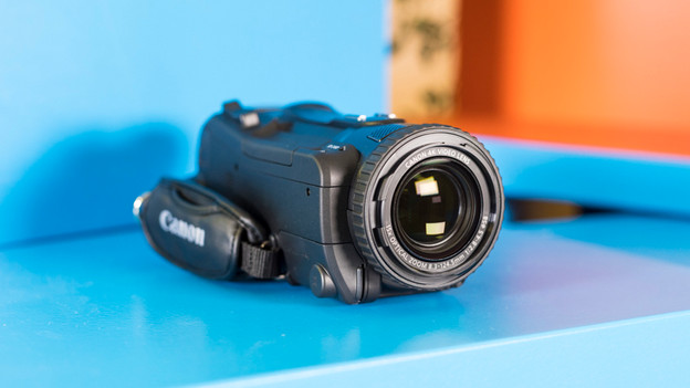 XA70: 990g without accessories