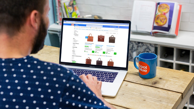 Laptop: extensive keyboard