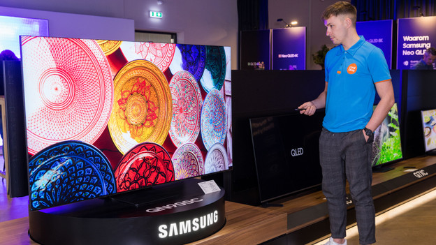 Grand angle de vision et écran antireflet QN900C