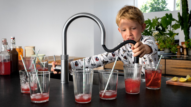 Kind met Quooker Flex kraan