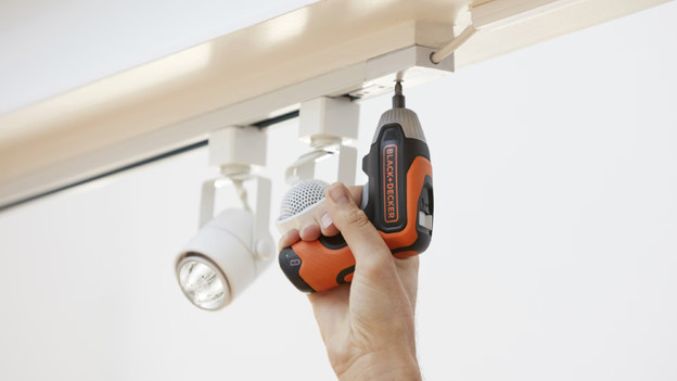 Light screwdriving jobs: electric screwdriver or screw drill