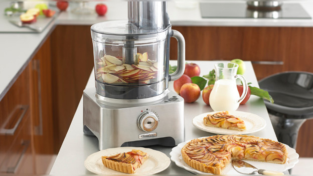 Cut an apple with a food processor
