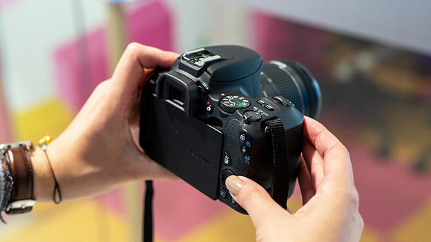 I want an SLR camera for family and friends