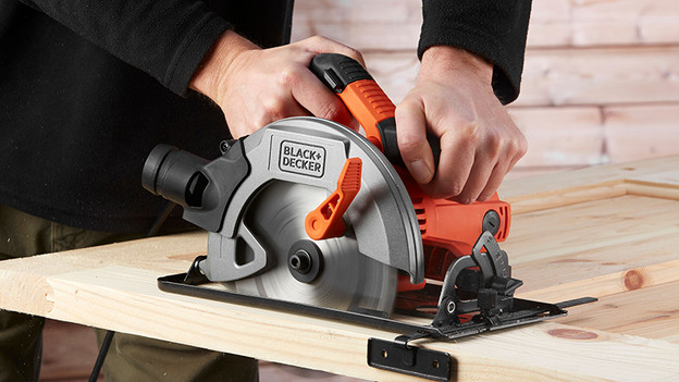 Scie circulaire : planches longues, onglets et découpes