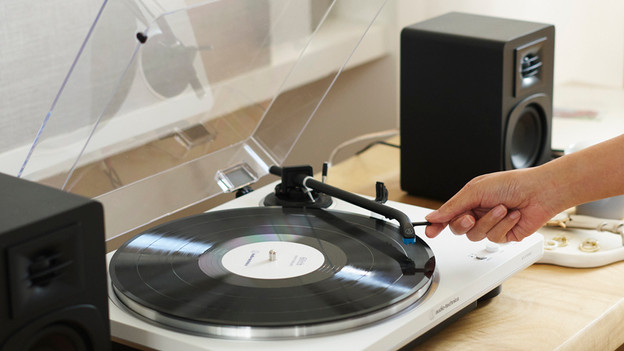 Platenspeler met losse speakers