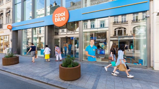 Découvrir des TV lifestyle Samsung dans nos magasins