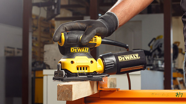Comment choisir une ponceuse DeWalt ?