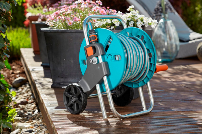 GARDENA CleverRoll S + Liano Xtreme 15m Set product in use