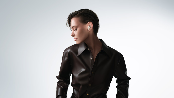 Huawei FreeBuds Pro 5 Goud product in gebruik