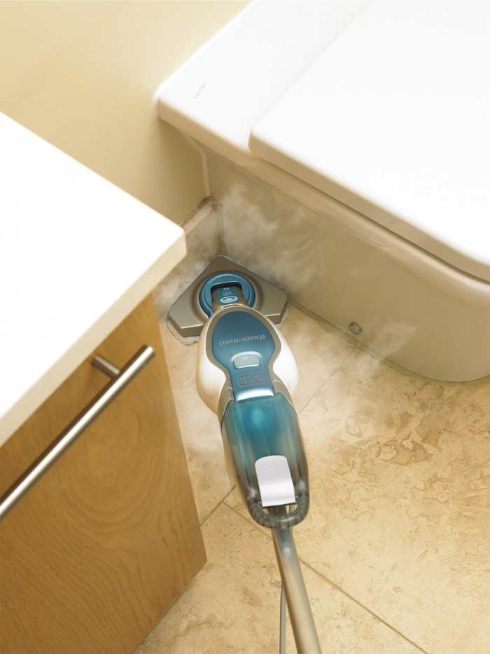 BLACK+DECKER FSM1630 product in use