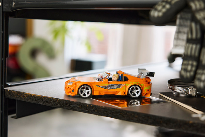 LEGO Speed Champions The Fast and The Furious Toyota Supra MK4 77260 product in gebruik