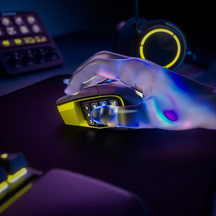 Corsair Scimitar Elite Wireless SE Souris Gamer produit à l'usage