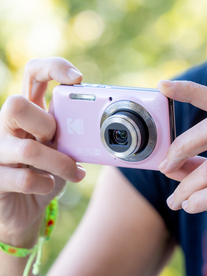 Kodak FZ55 Roze product in gebruik