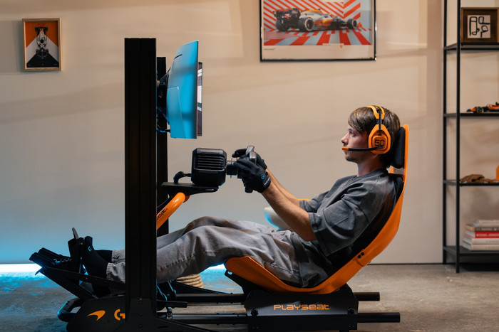 Playseat Formula Instinct McLaren Racing Edition product in gebruik