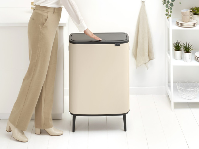 Brabantia Bo Touch Bin Hi Poubelle 60 Litres Soft Beige produit à l'usage