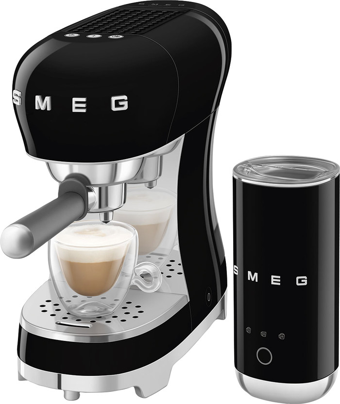 SMEG ECF12BLEU Noir + Mousseur à Lait produit à l'usage
