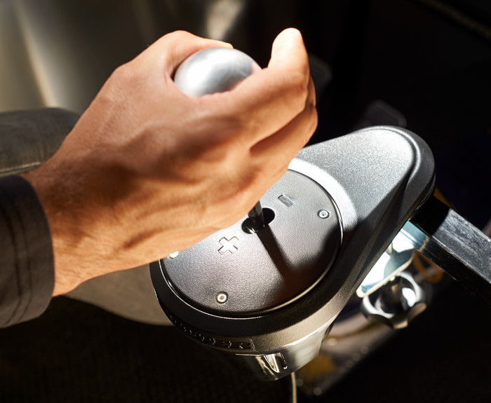 Thrustmaster TH8A Shifter product in gebruik