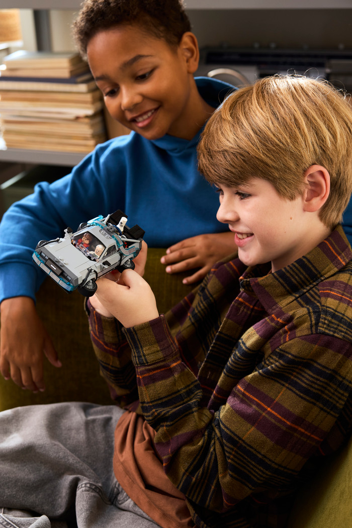 LEGO Speed Champions - La Machine à Remonter le Temps de Retour vers le Futur 77256 produit à l'usage