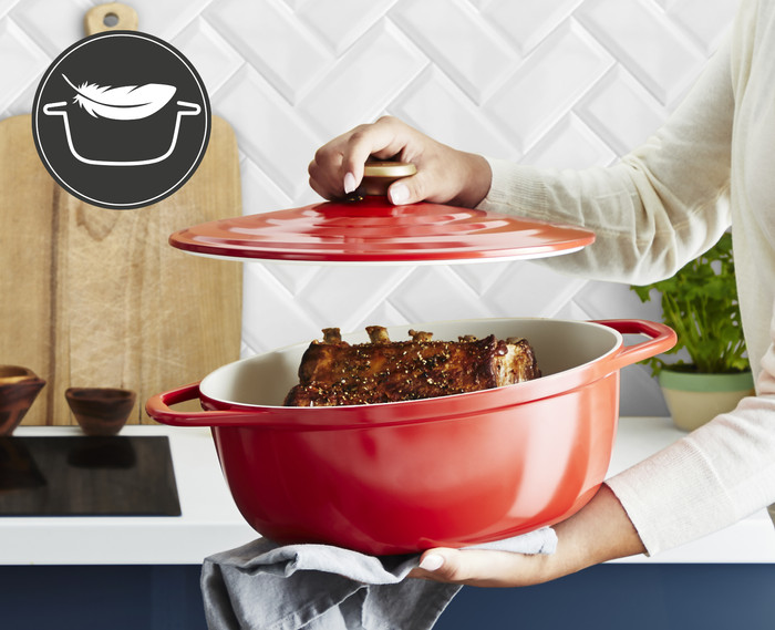 Tefal Air Dutch Oven 30x23cm product in use