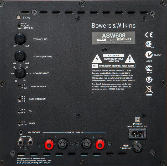 Bowers & Wilkins ASW608 Zwart achterkant