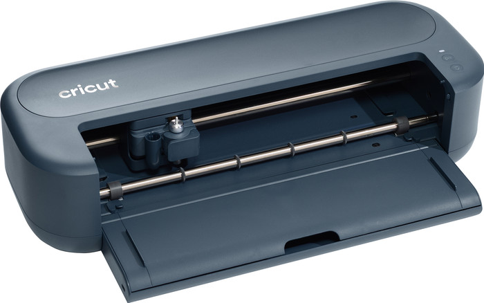 Circut Maker 5 Ultimate Bundle front