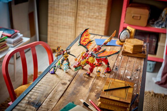 LEGO Ninjago Wyldfyre's Transformerende Drakenmecha 71868 product in gebruik
