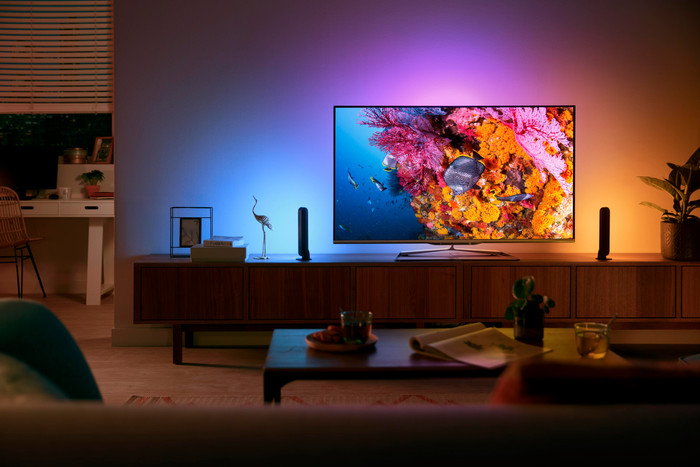 Philips Hue Play Rampe d'Éclairage Noir Lot de 2 + HDMI Sync Box 8K produit à l'usage
