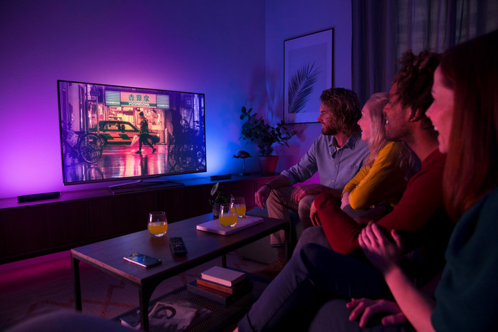 Philips Hue Play Lichtbalk White & Color Wit Duo Pack product in gebruik
