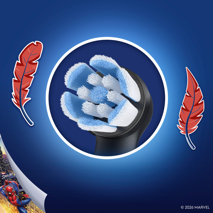Oral-B iO Gentle Care Spiderman (2 stuks) product in gebruik