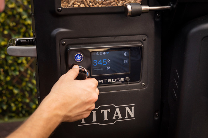 Pitboss Competition Series 1600 Titan product in gebruik
