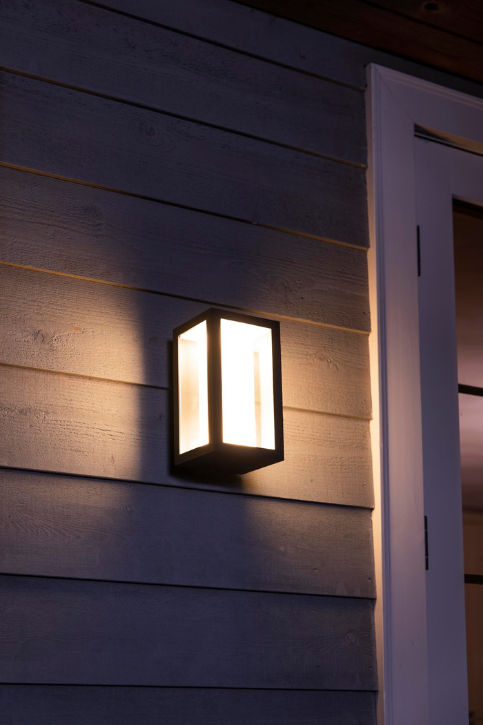 Philips Hue Impress muurlamp White and Color zwart smal duo pack product in gebruik