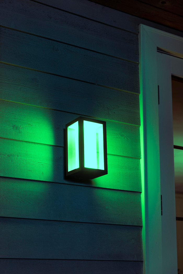 Philips Hue Impress muurlamp White and Color zwart smal duo pack product in gebruik