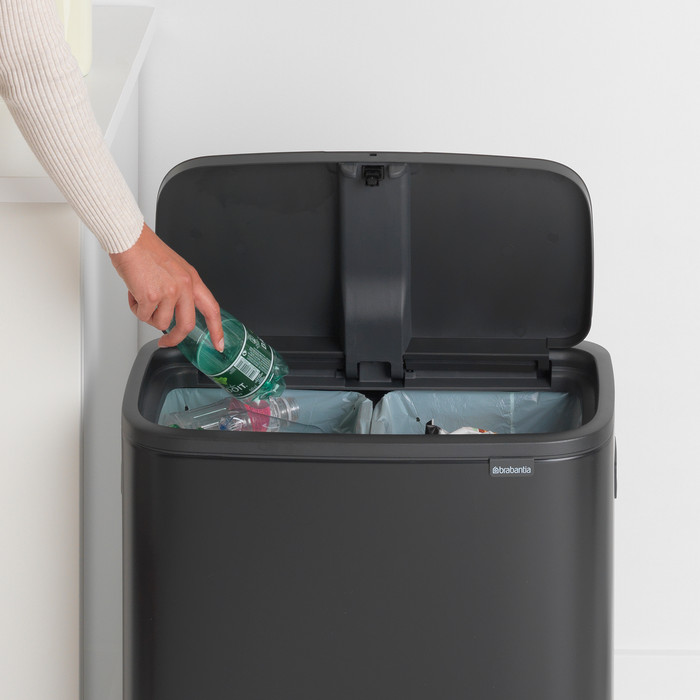 Brabantia Bo Touch Bin 2 x 30 Litres Noir Mat + Sacs Poubelle (120 pièces) produit à l'usage